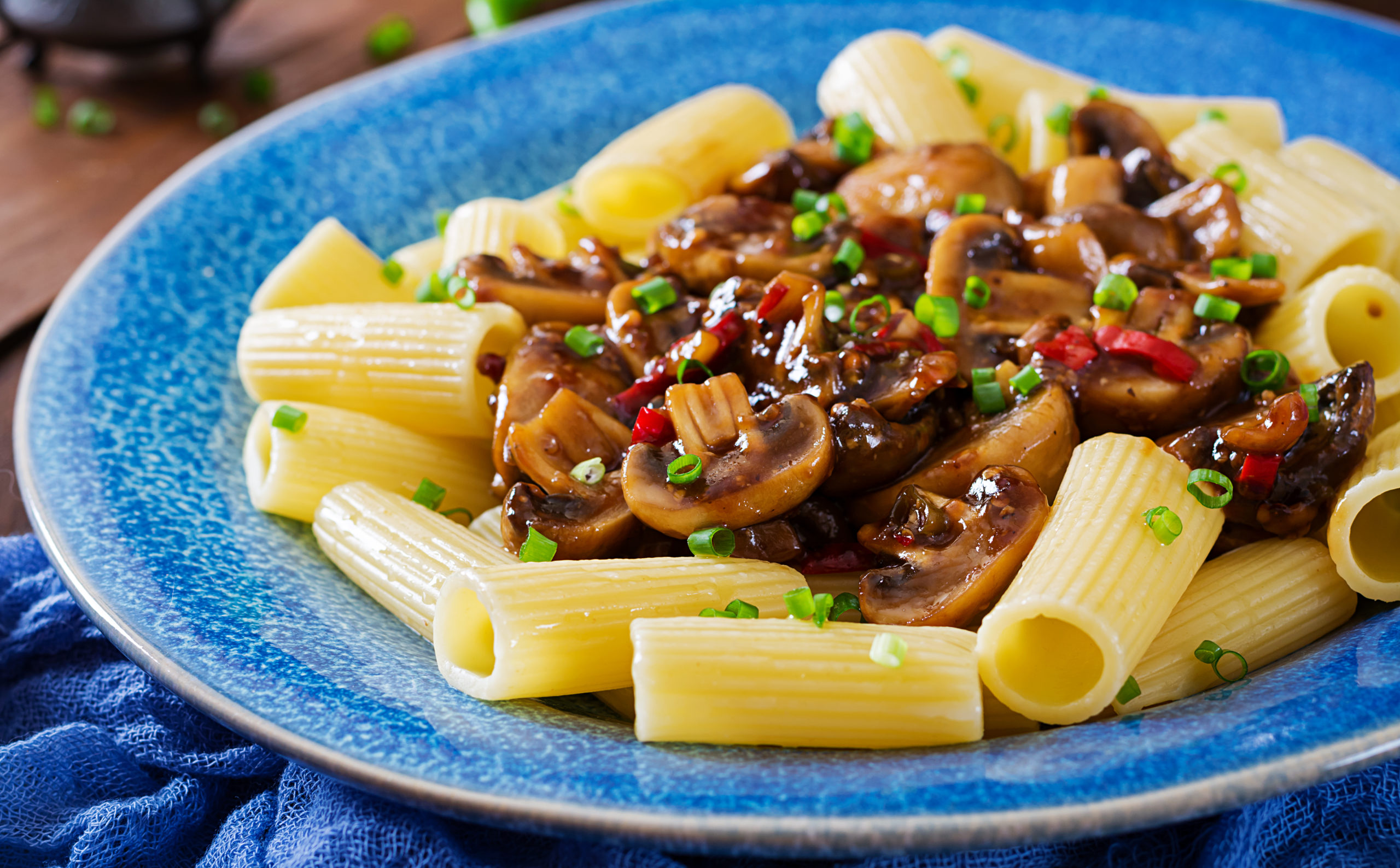 Pasta con salsa de champiñones